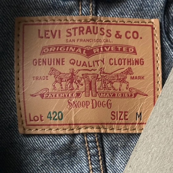 LEVI'S x SNOOP DOGG BLUE PAISLEY BANDANA Jean Jacket Size Medium Hip Hop Rap 90s - Picture 3 of 4